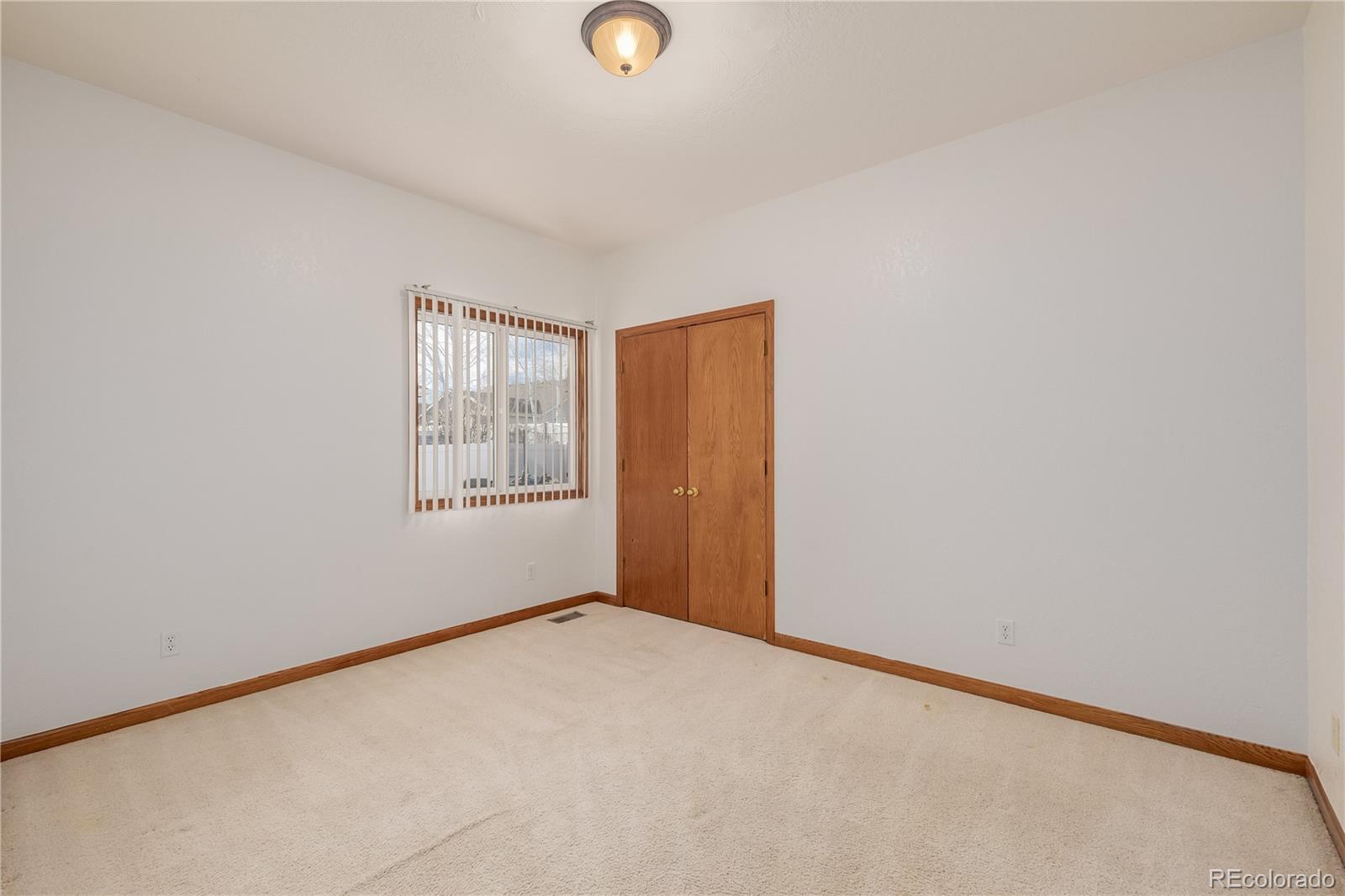 MLS Image #15 for 221  common drive,berthoud, Colorado