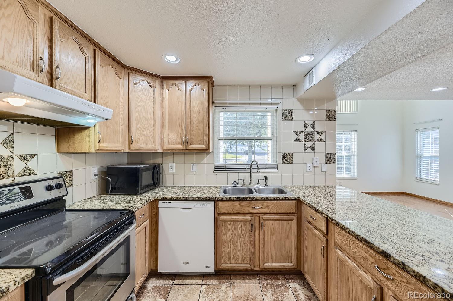 MLS Image #8 for 12523 e pacific circle,aurora, Colorado