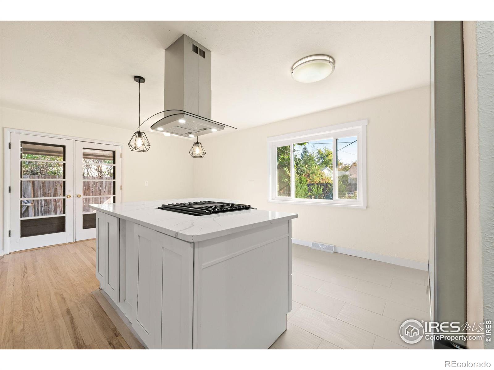 MLS Image #6 for 694 s ivy way,denver, Colorado