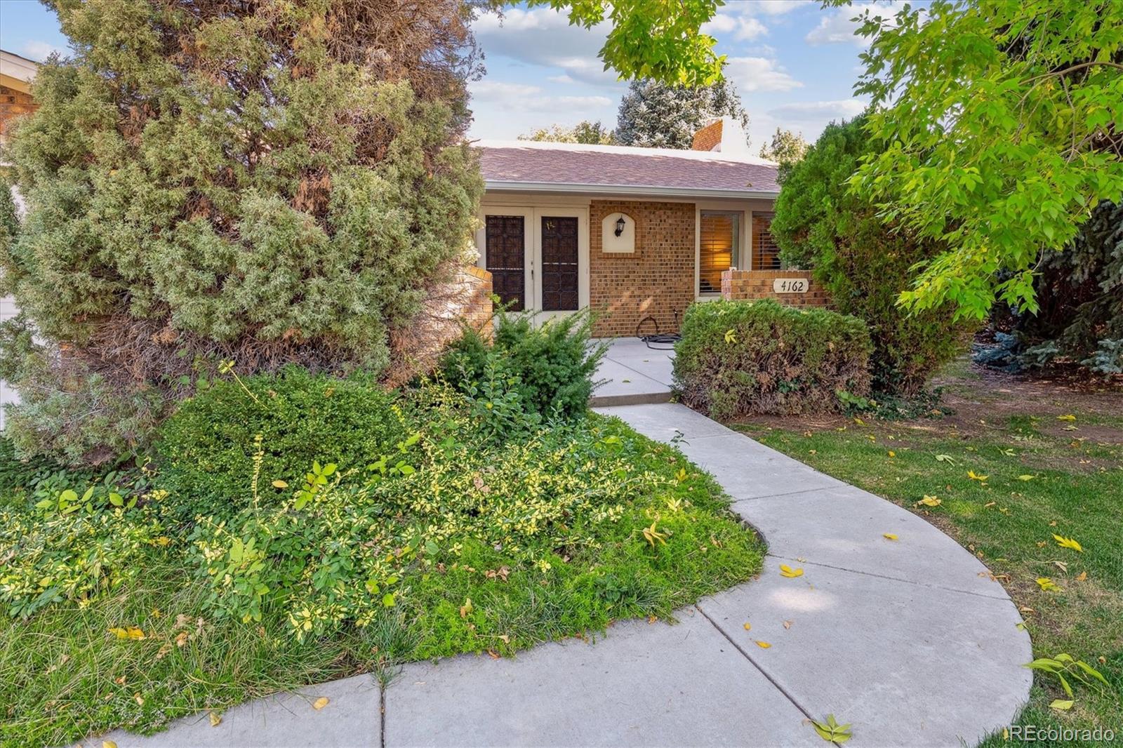 MLS Image #3 for 4162 s vrain street,denver, Colorado