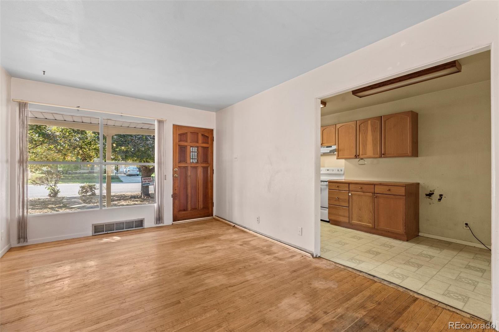 MLS Image #11 for 1150 s taos way,denver, Colorado