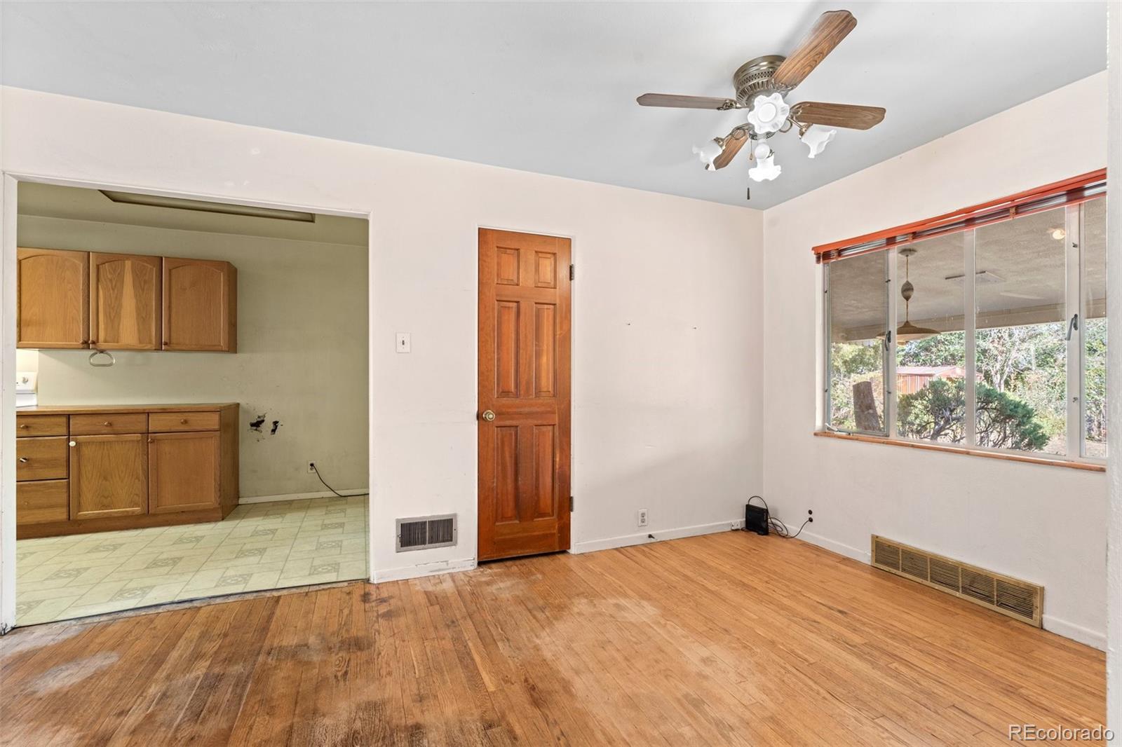 MLS Image #12 for 1150 s taos way,denver, Colorado