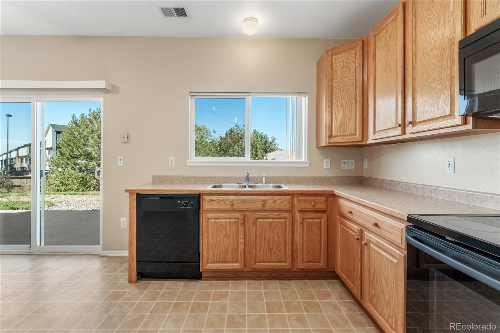 MLS Image #15 for 19355 e 58th drive,aurora, Colorado