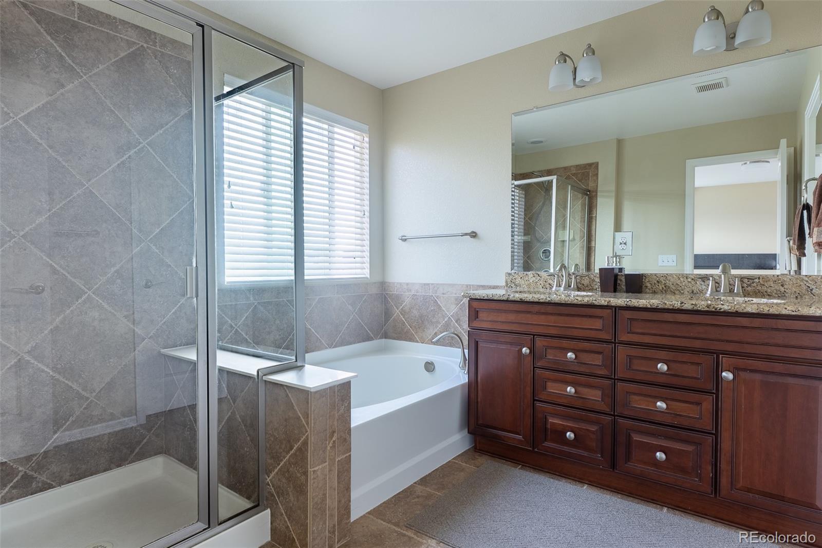 MLS Image #10 for 25309 e lake place,aurora, Colorado