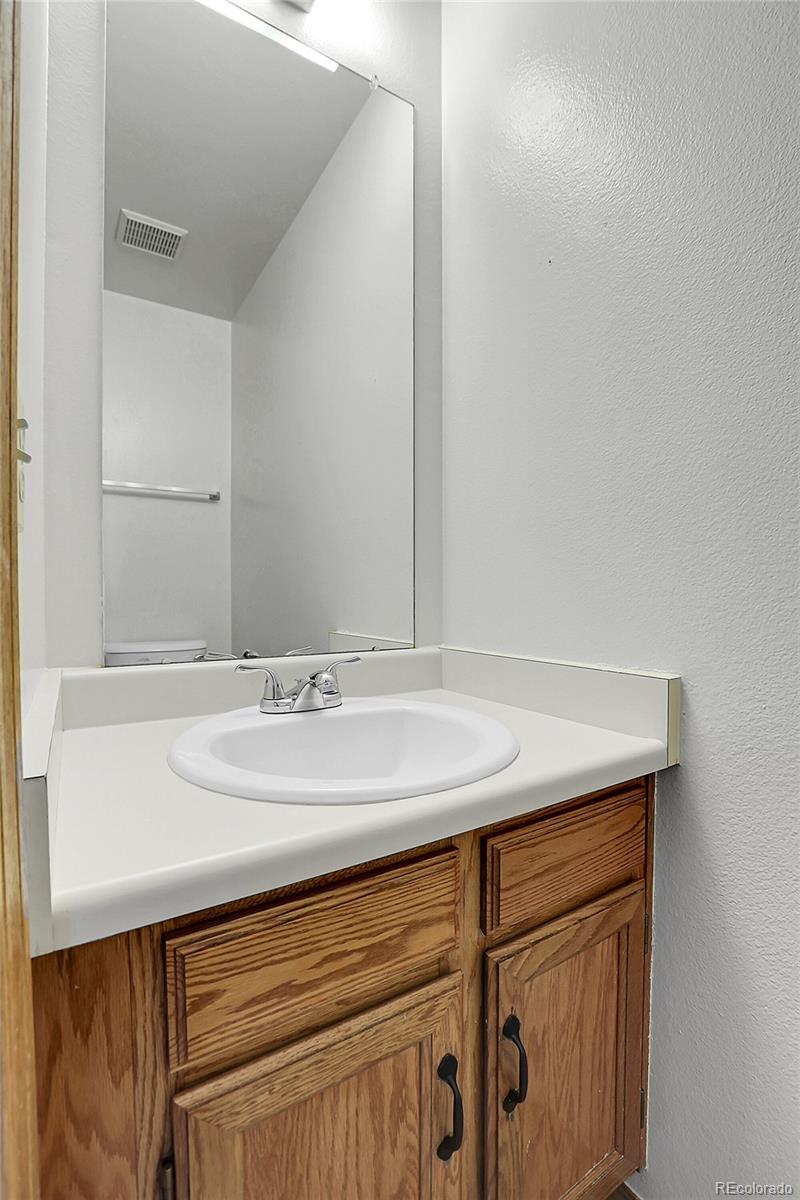 MLS Image #10 for 1699 s trenton street,denver, Colorado
