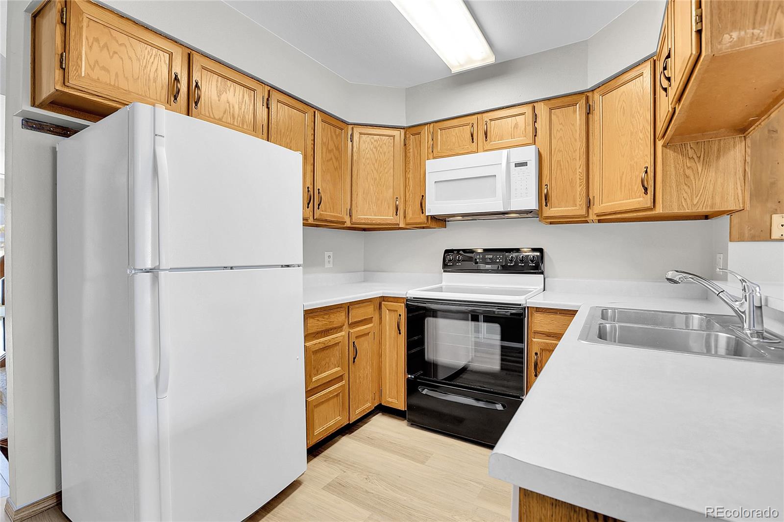 MLS Image #7 for 1699 s trenton street,denver, Colorado