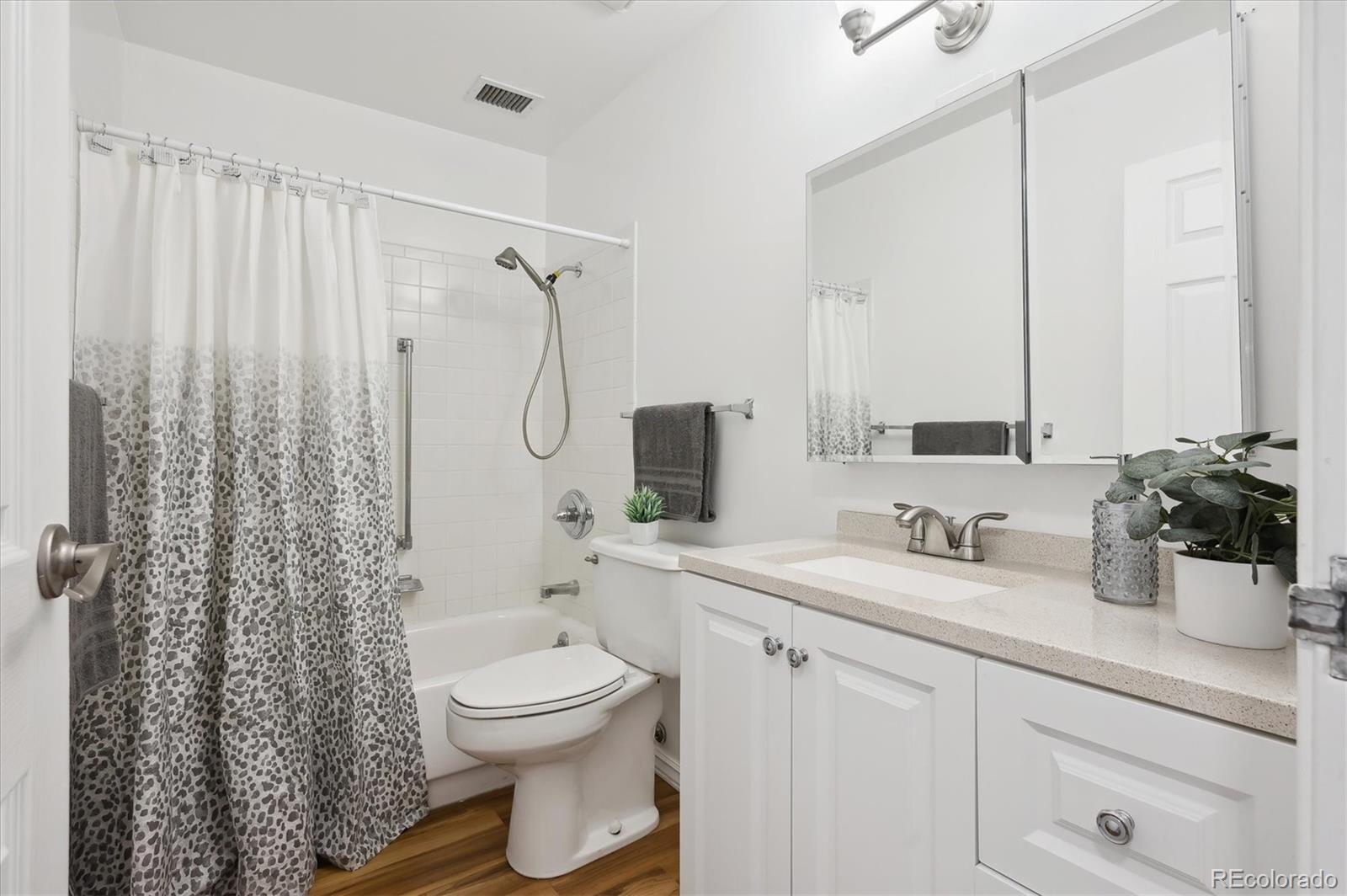 MLS Image #17 for 700 s alton way,denver, Colorado