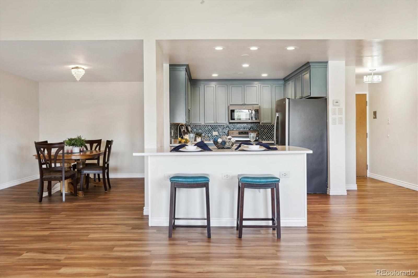 MLS Image #9 for 700 s alton way,denver, Colorado