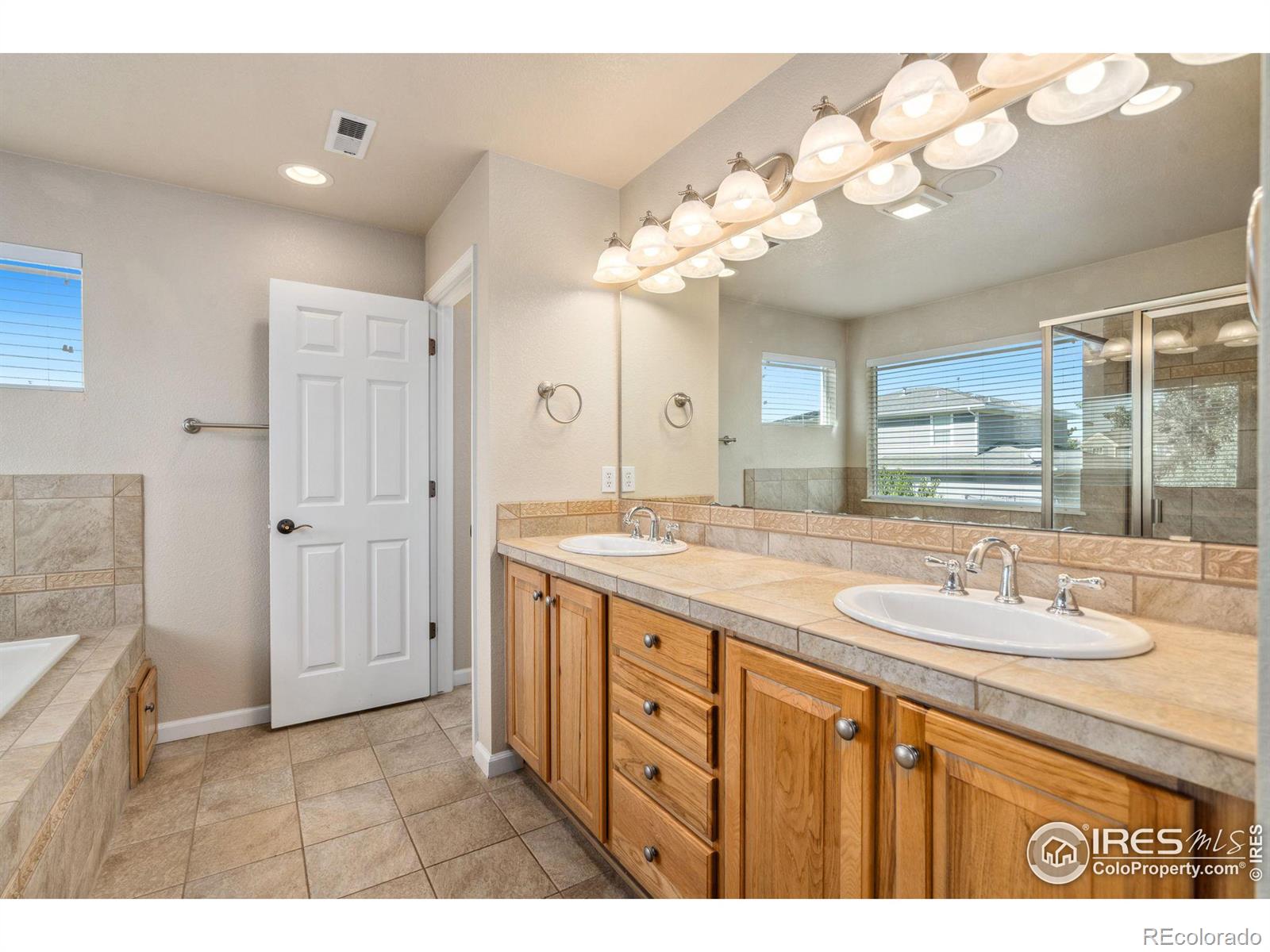 MLS Image #16 for 3902  big dipper drive,fort collins, Colorado