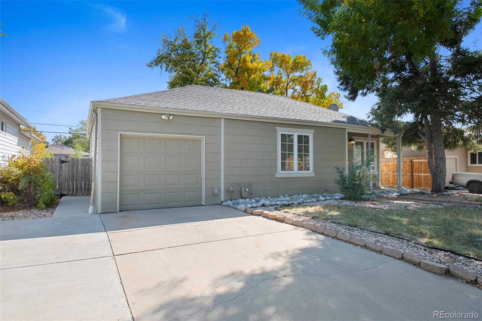 CMA Image for 925  moline street,Aurora, Colorado