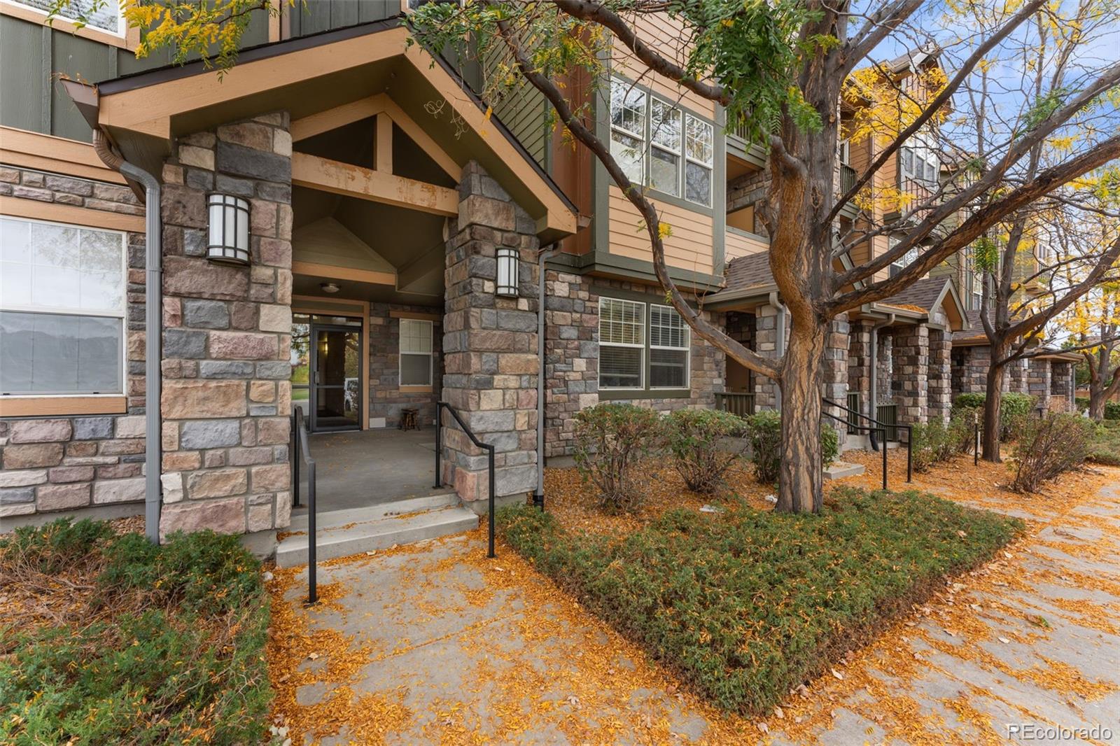 MLS Image #2 for 8420  canyon rim trail 305,englewood, Colorado