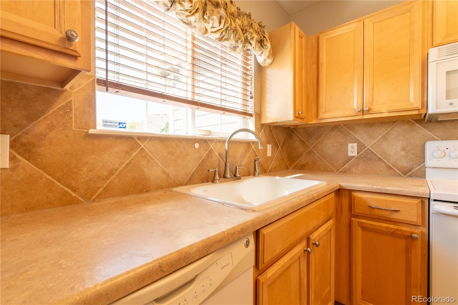 MLS Image #6 for 14300  waterside lane,broomfield, Colorado