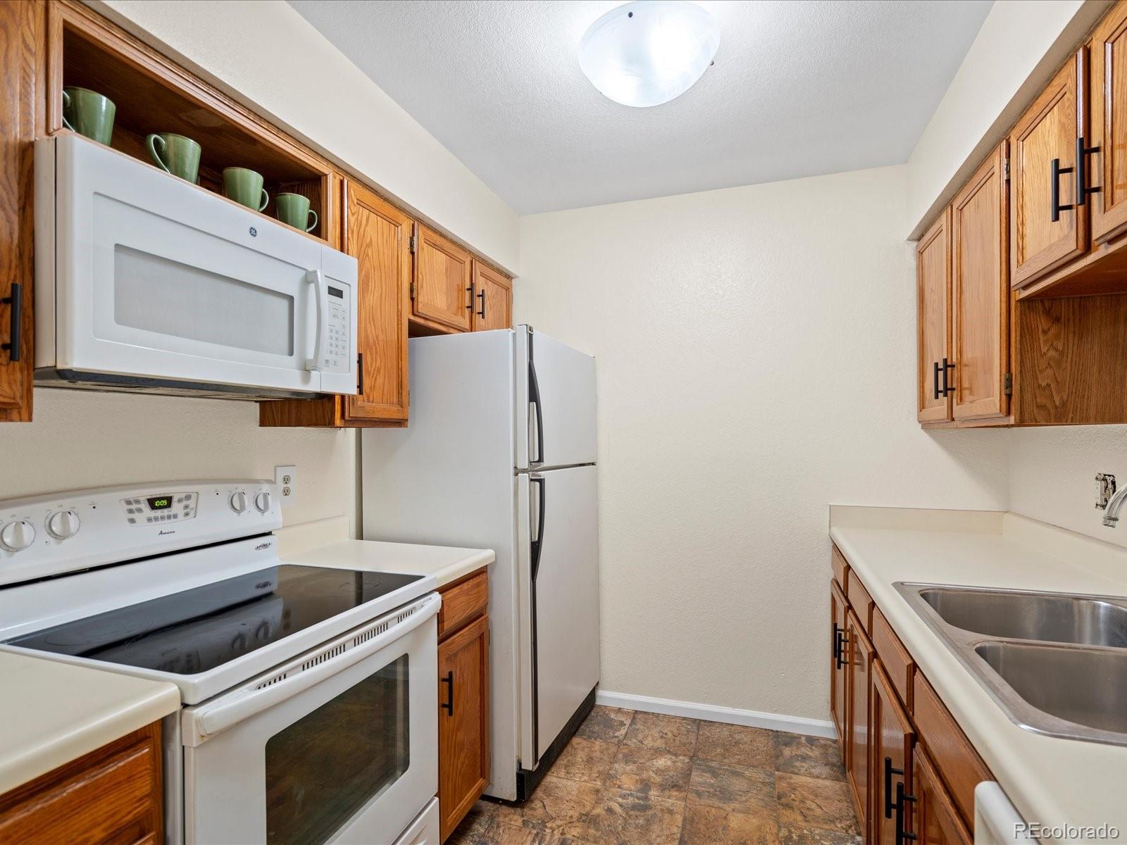 MLS Image #5 for 3600 s pierce street,denver, Colorado