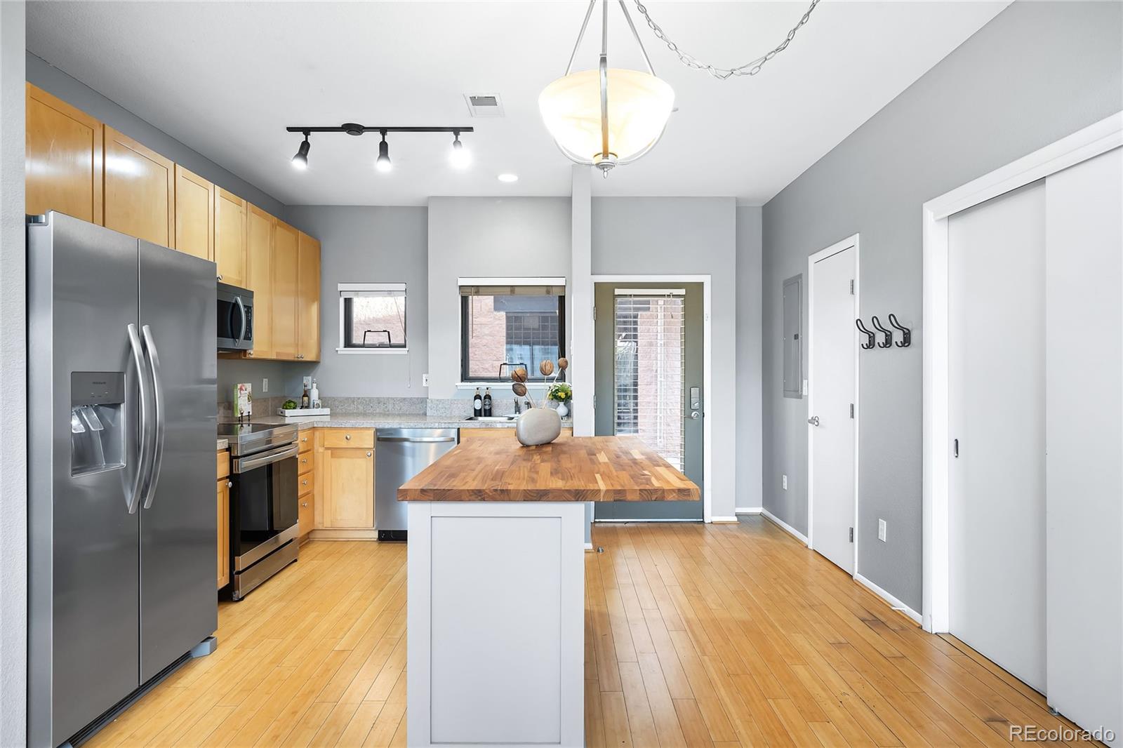 MLS Image #5 for 3187  blake street,denver, Colorado