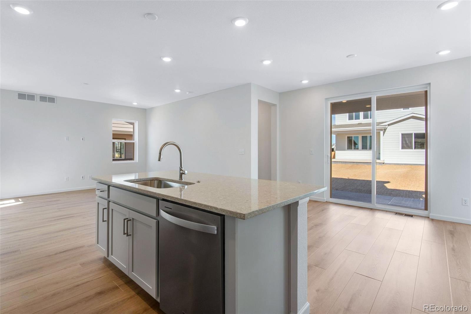 MLS Image #11 for 13521 e 99th place,commerce city, Colorado
