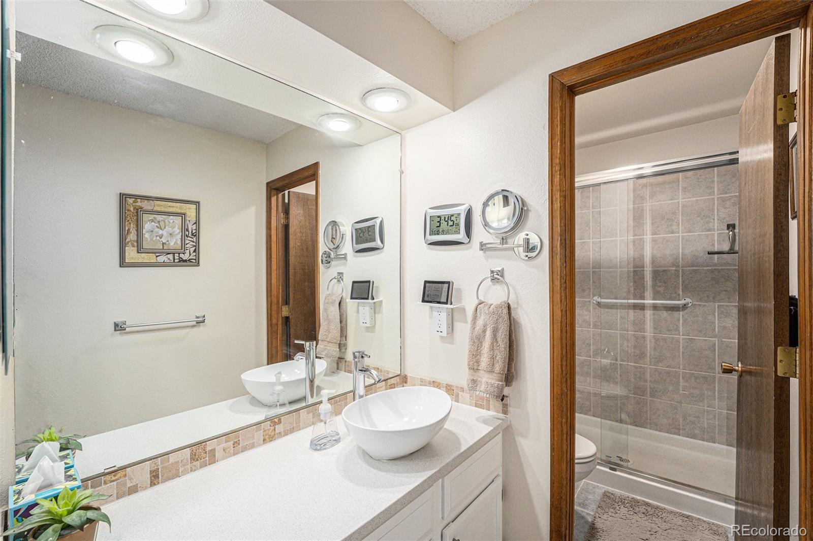 MLS Image #14 for 12 s eagle circle,aurora, Colorado