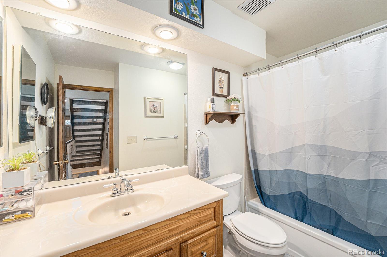 MLS Image #18 for 12 s eagle circle,aurora, Colorado