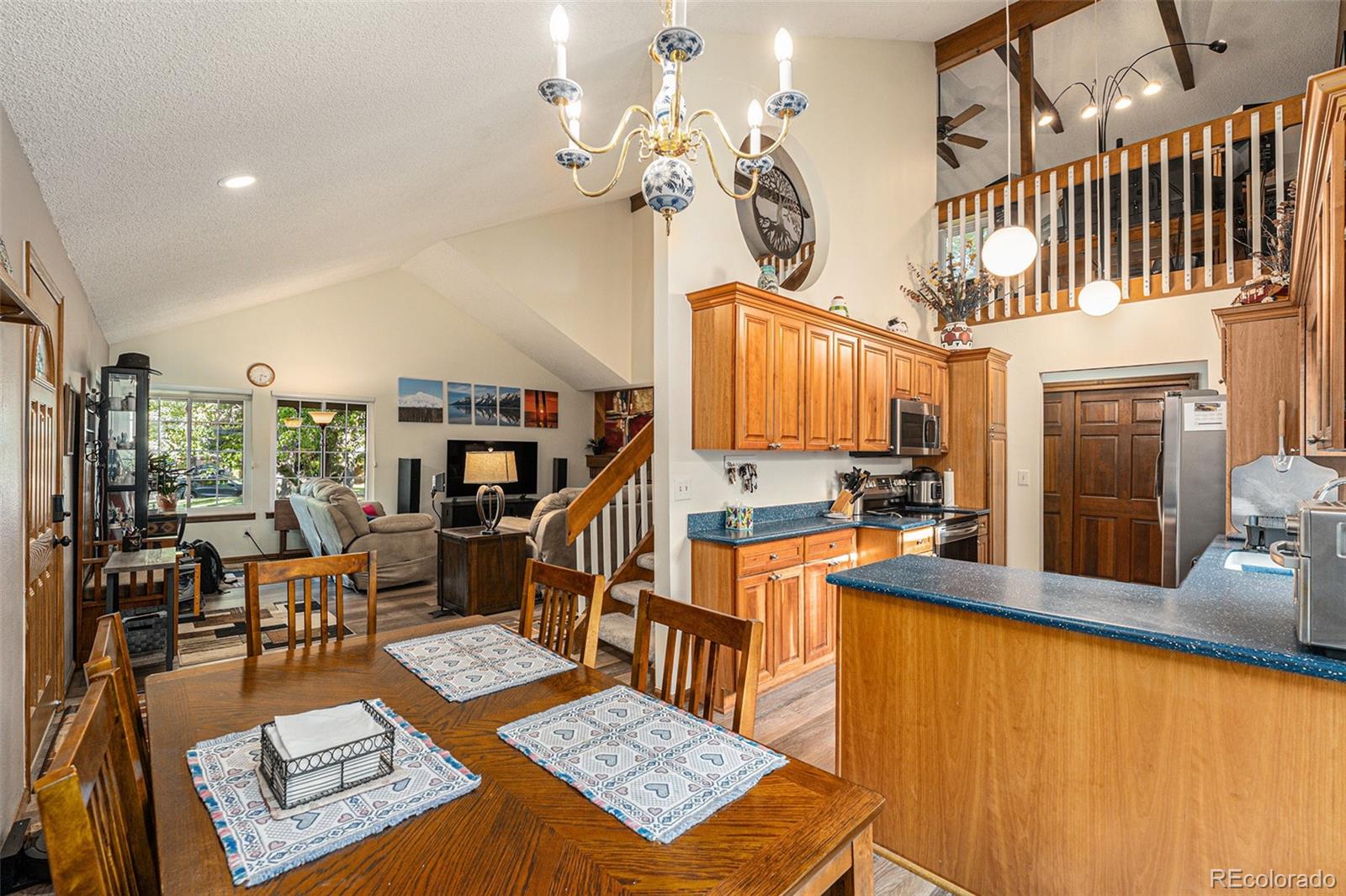 MLS Image #5 for 12 s eagle circle,aurora, Colorado