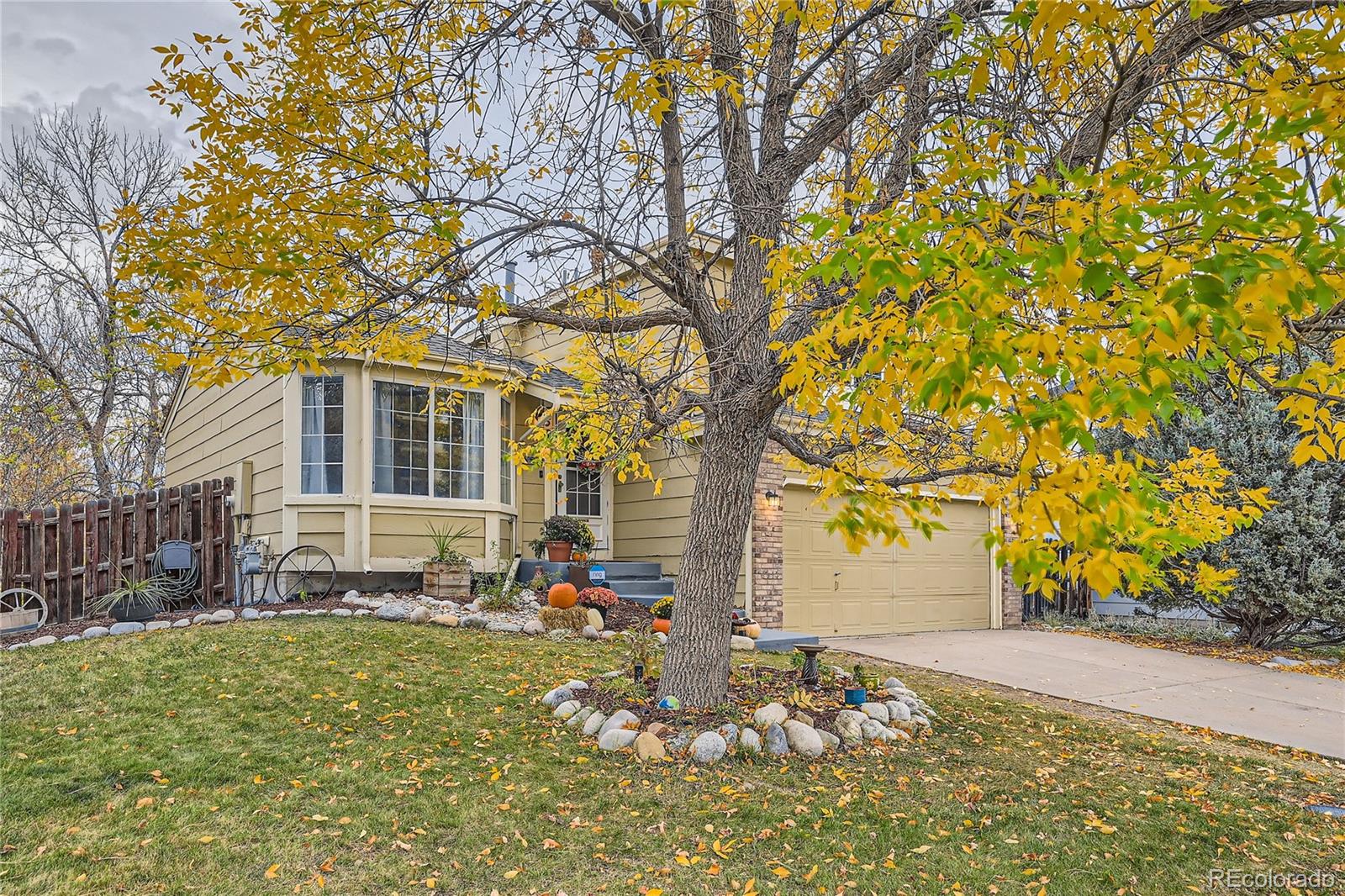 MLS Image #2 for 5585 s jebel way,centennial, Colorado