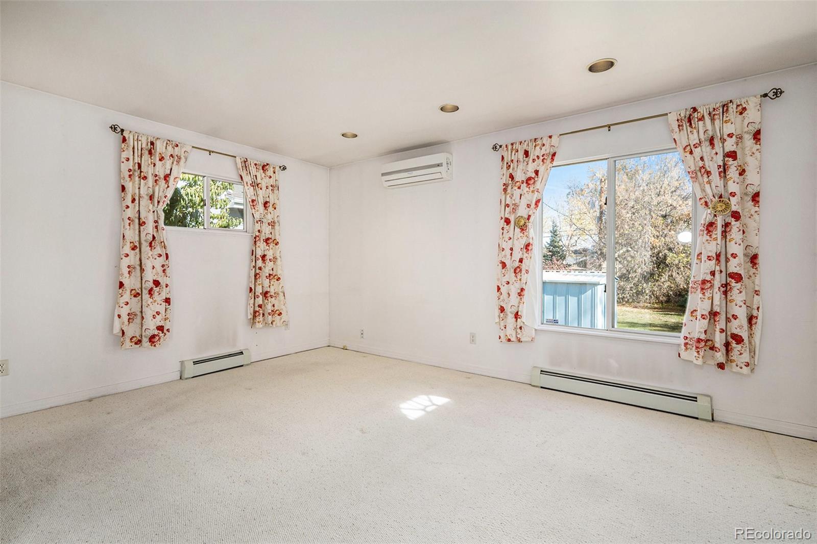 MLS Image #11 for 3074 s bellaire street,denver, Colorado