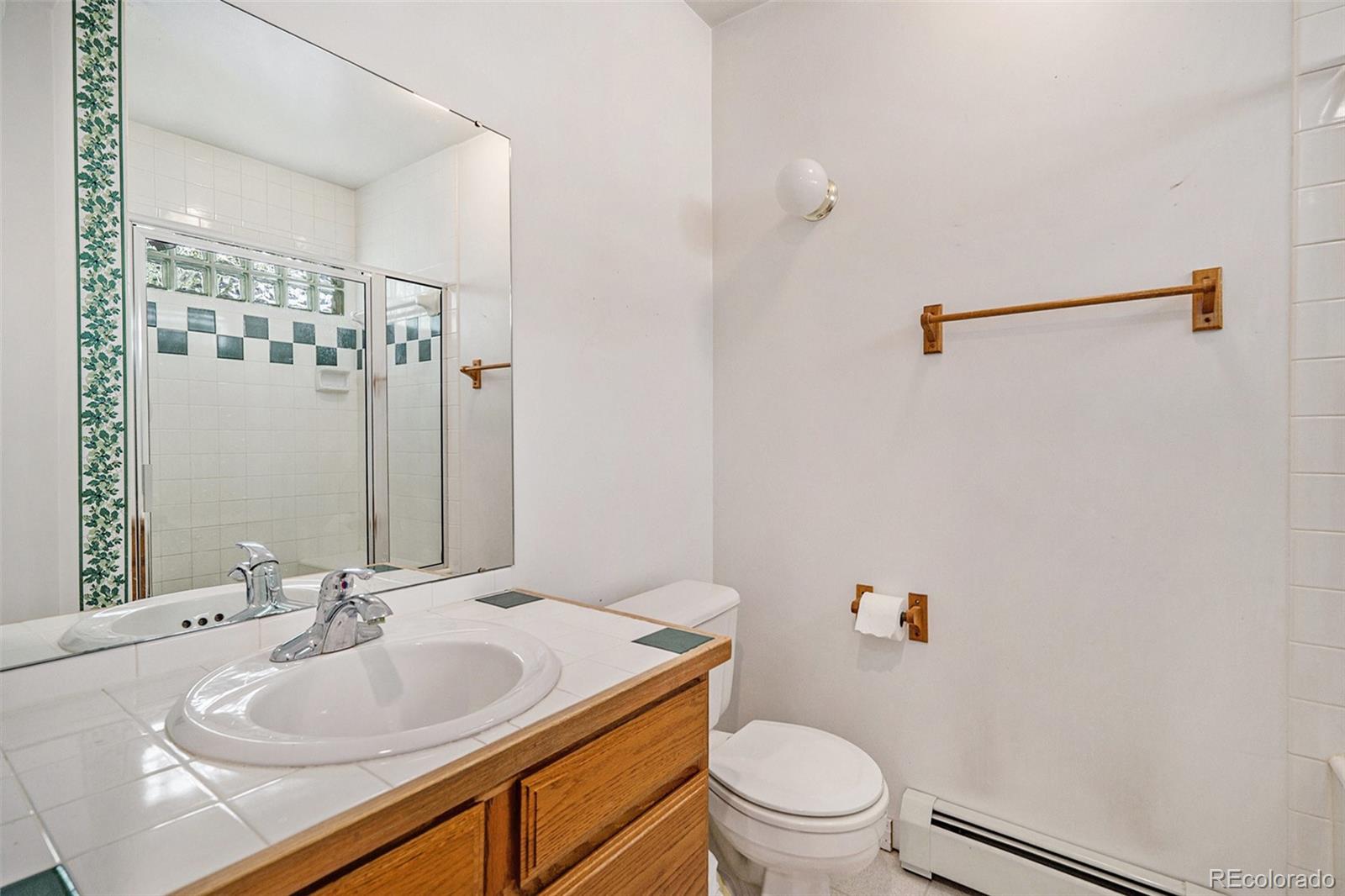 MLS Image #13 for 3074 s bellaire street,denver, Colorado