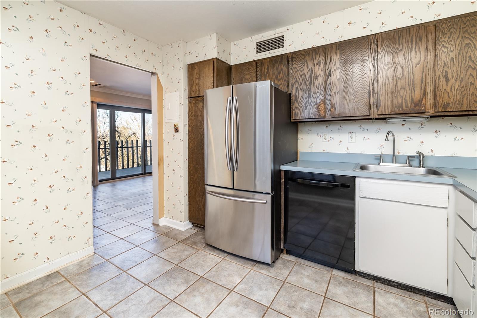 MLS Image #13 for 460 s marion parkway,denver, Colorado