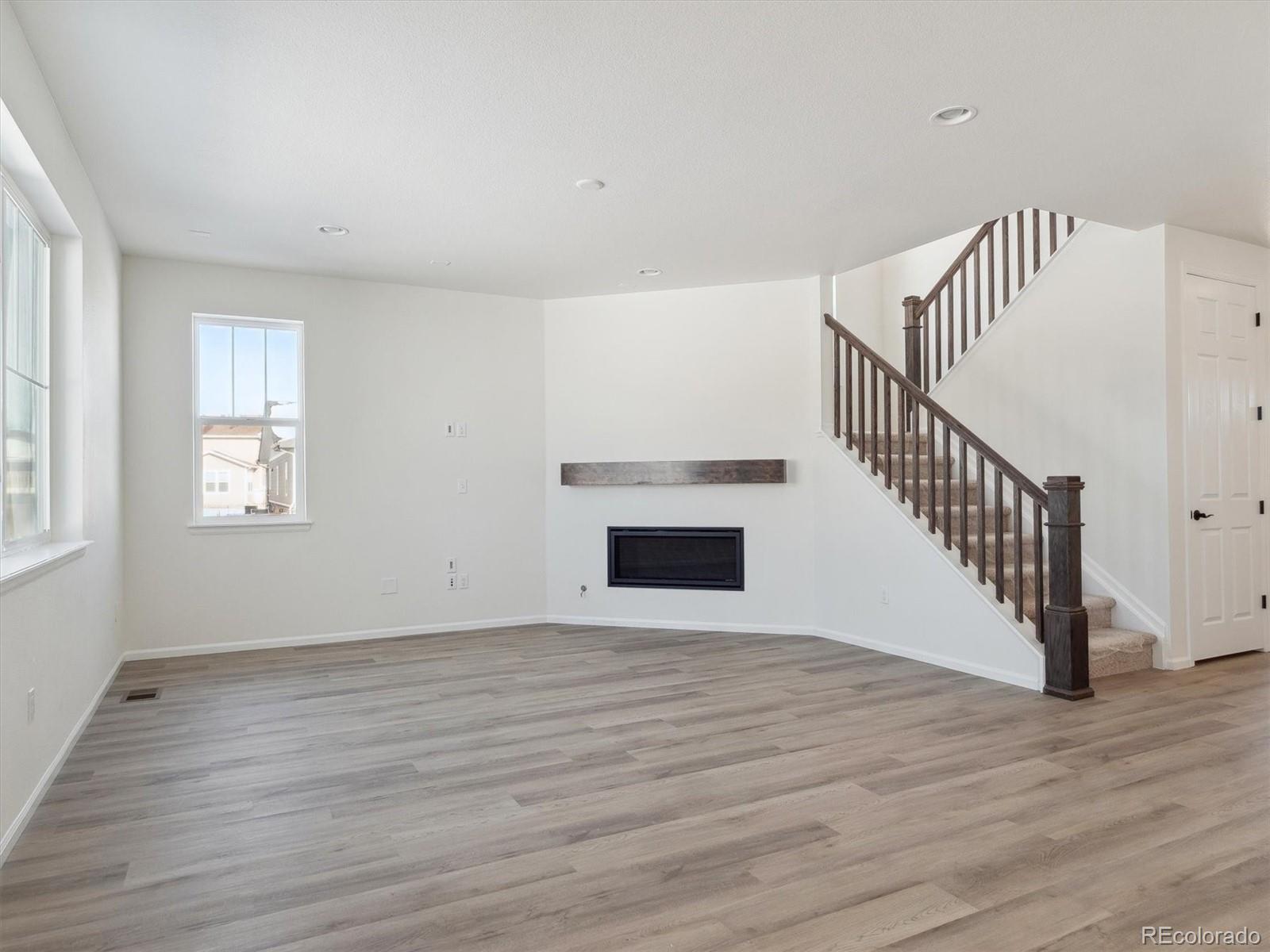 MLS Image #4 for 24520 e 36th avenue,aurora, Colorado