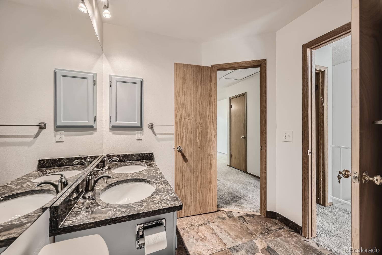 MLS Image #18 for 1811 s quebec way,denver, Colorado