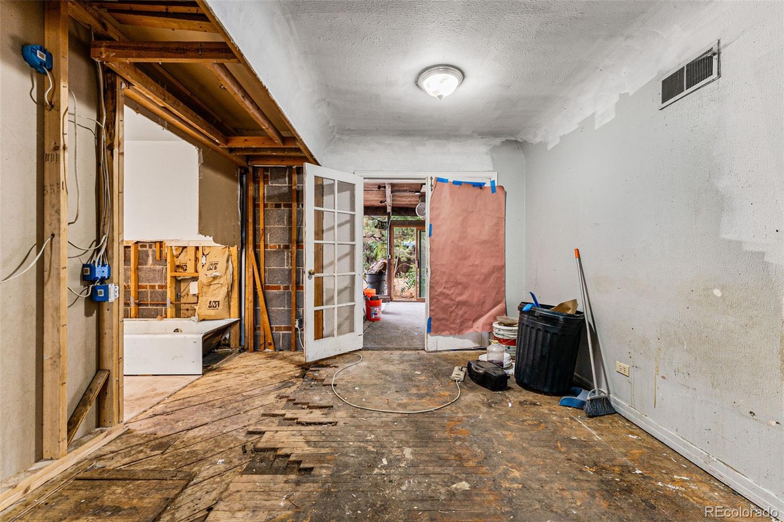 MLS Image #16 for 1130 s harrison street,denver, Colorado