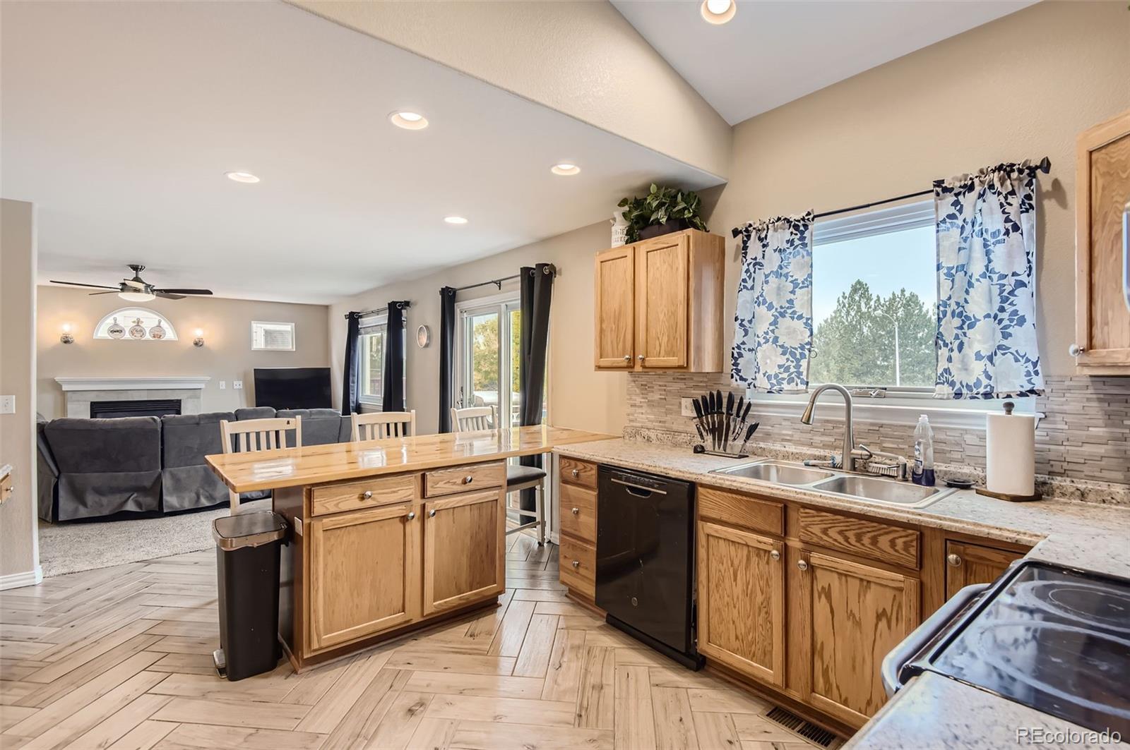 MLS Image #6 for 2921 s tower way,aurora, Colorado