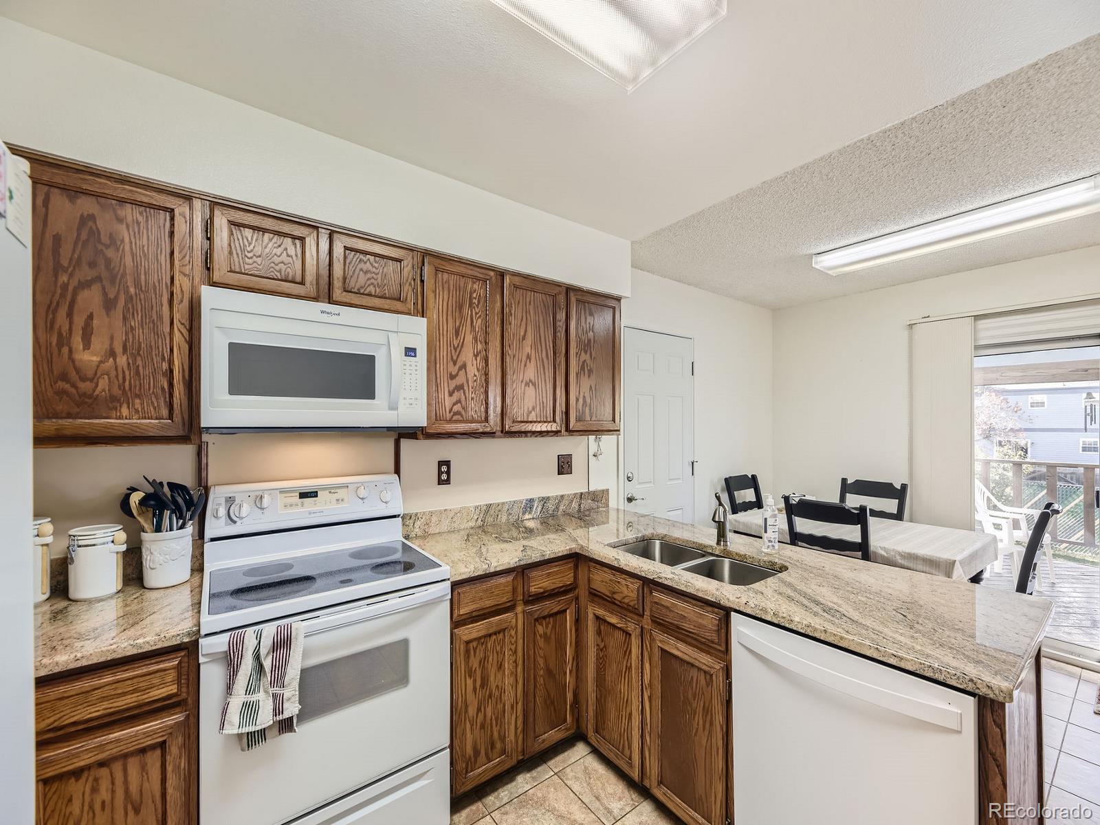 MLS Image #6 for 1009 s lewiston way,aurora, Colorado