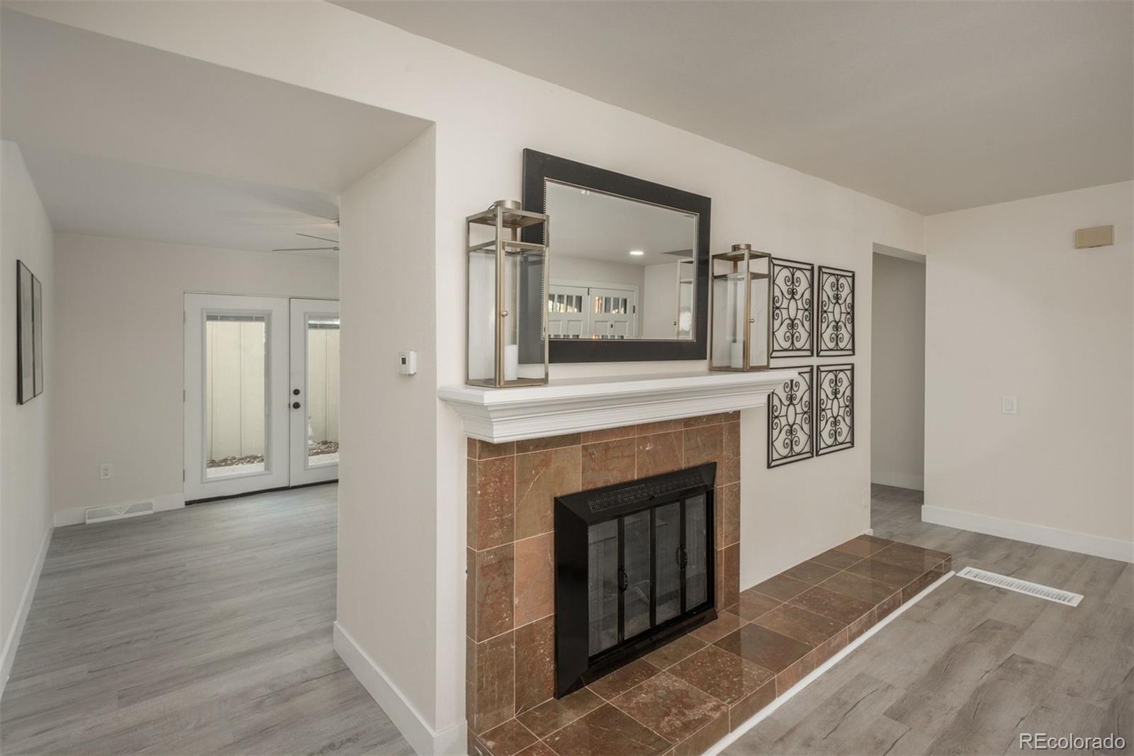 MLS Image #5 for 8632 e amherst drive,denver, Colorado