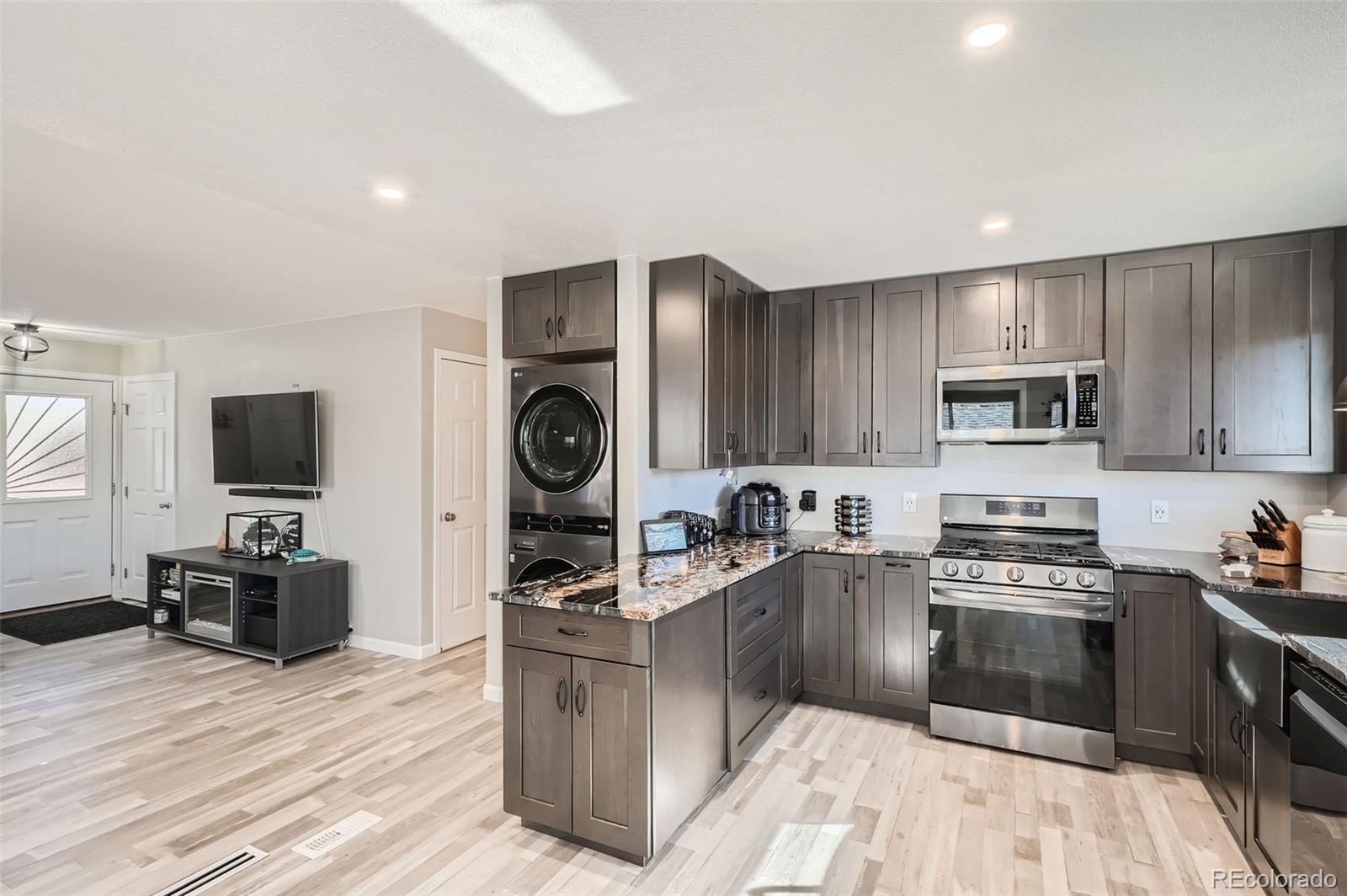 MLS Image #6 for 8645 s field street,littleton, Colorado