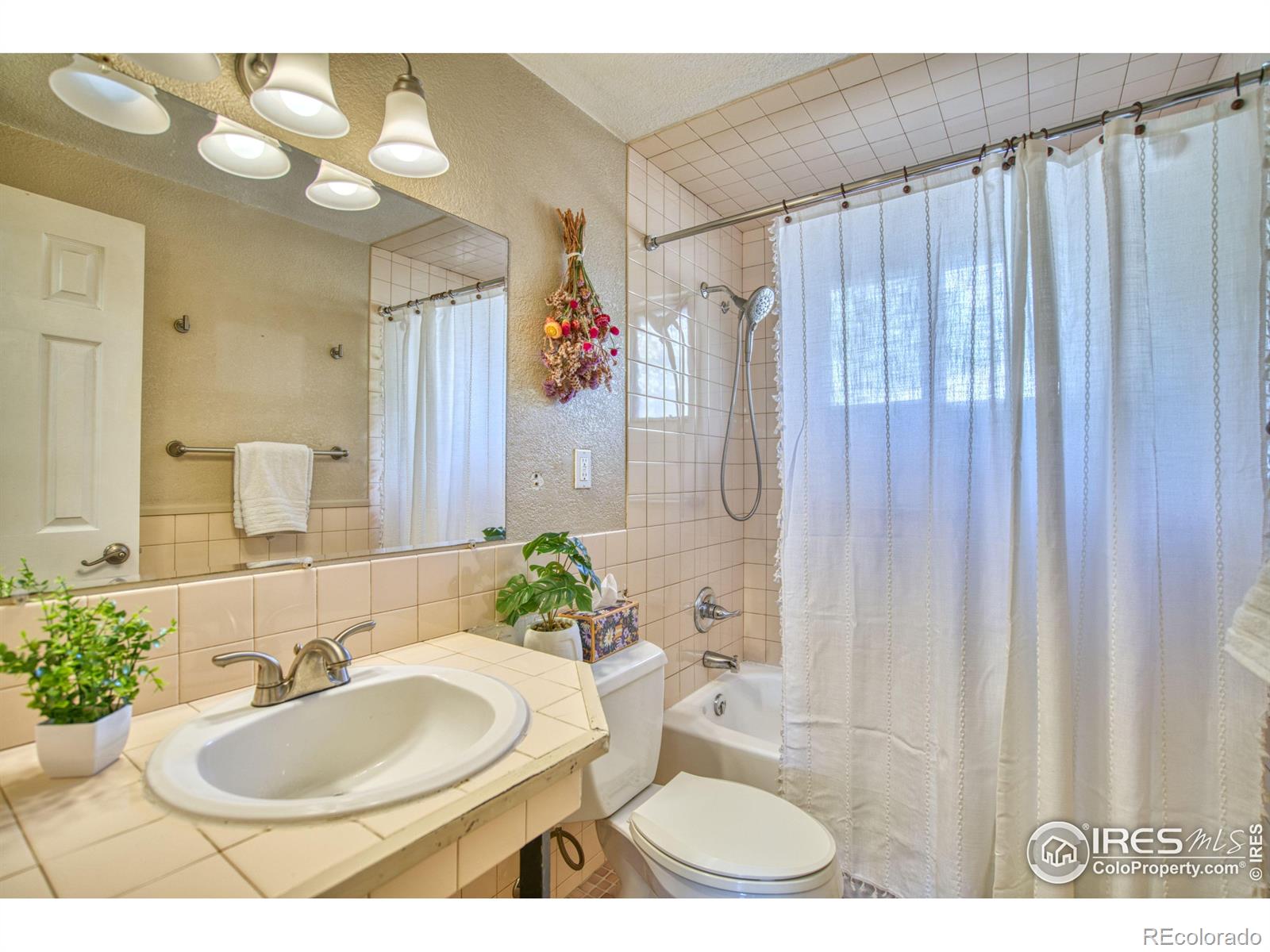 MLS Image #12 for 9845 w 51st place,arvada, Colorado