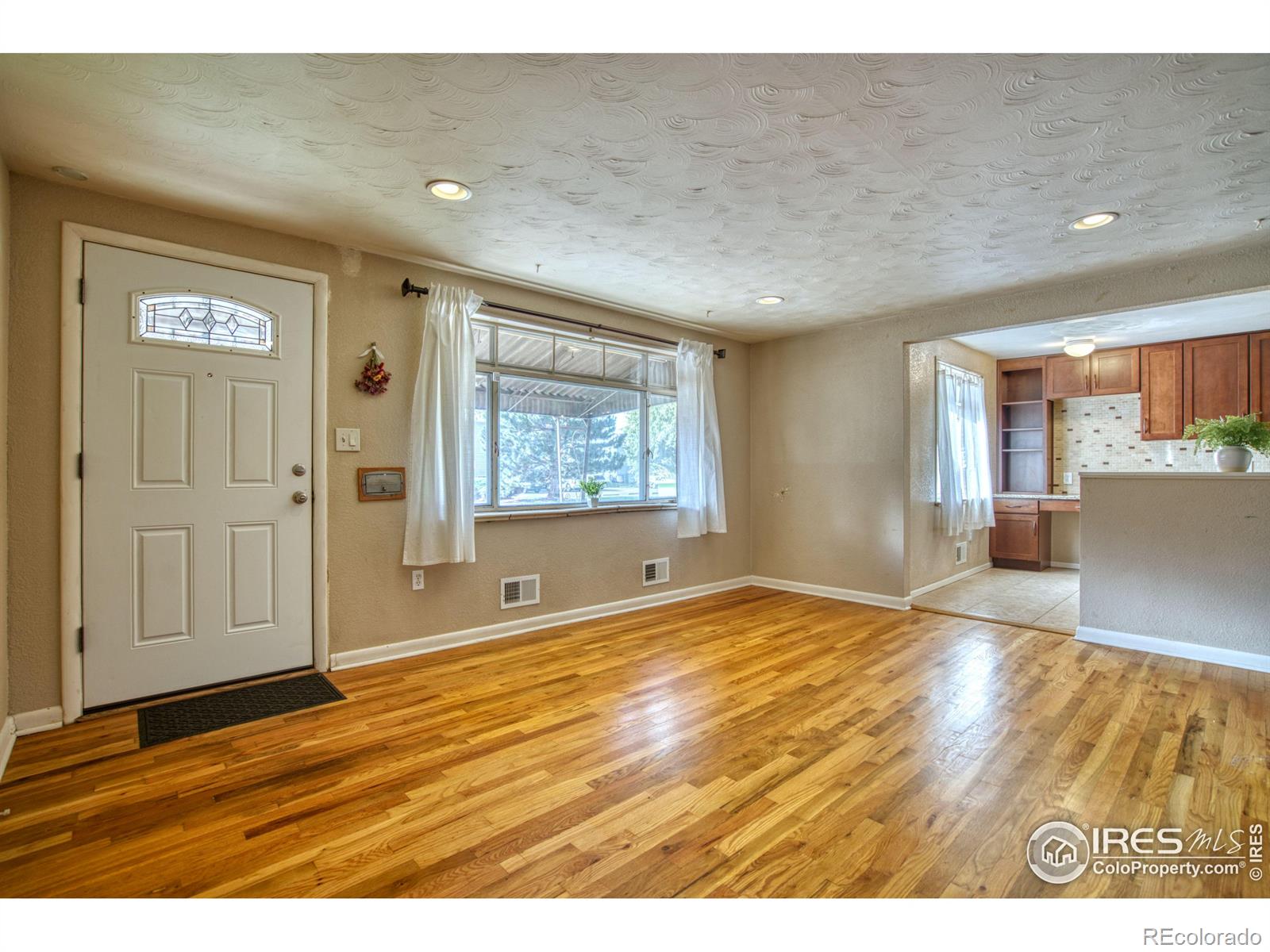 MLS Image #6 for 9845 w 51st place,arvada, Colorado