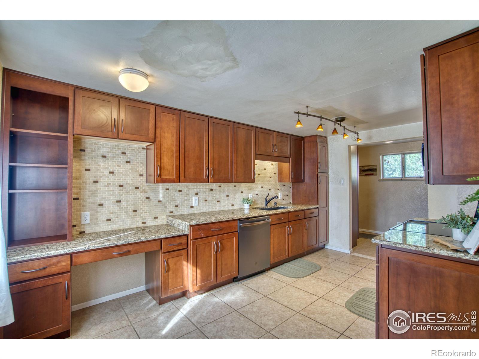 MLS Image #7 for 9845 w 51st place,arvada, Colorado