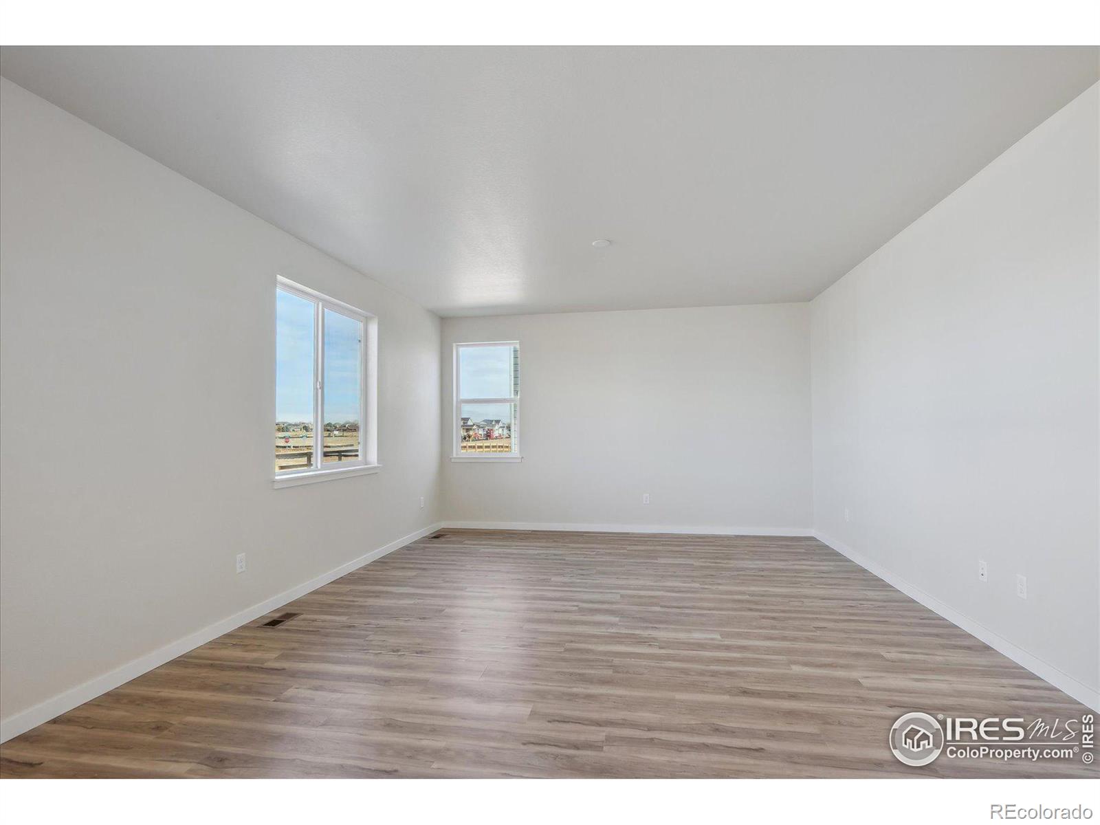 MLS Image #8 for 926  hummocky way,windsor, Colorado