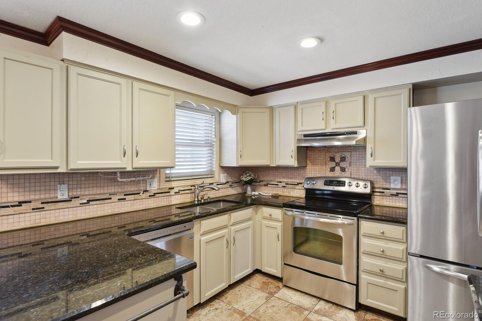 MLS Image #7 for 7526 w ottawa place,littleton, Colorado