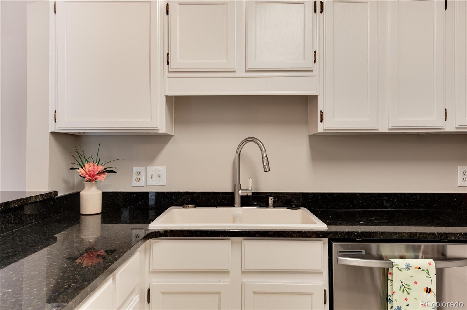 MLS Image #14 for 2058 s balsam street,lakewood, Colorado