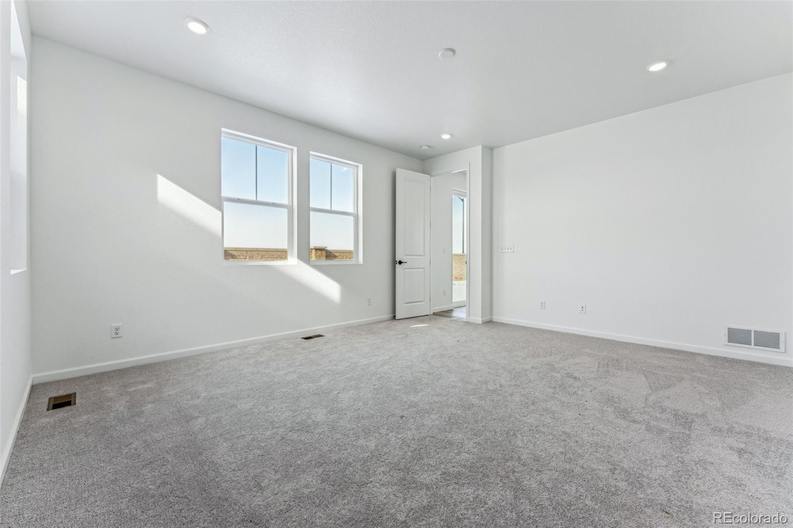 MLS Image #2 for 3361 n buchanan way,aurora, Colorado