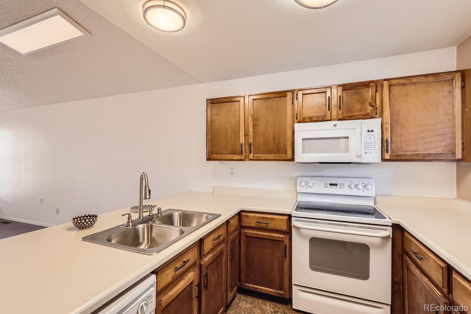 MLS Image #7 for 20743 e mitchell place,denver, Colorado