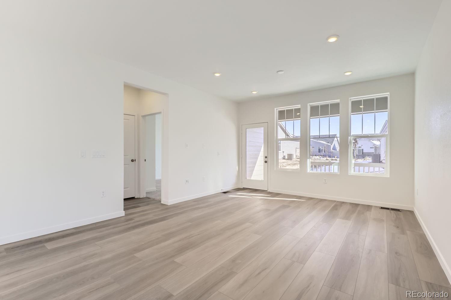 MLS Image #1 for 5118 n quemoy street,aurora, Colorado