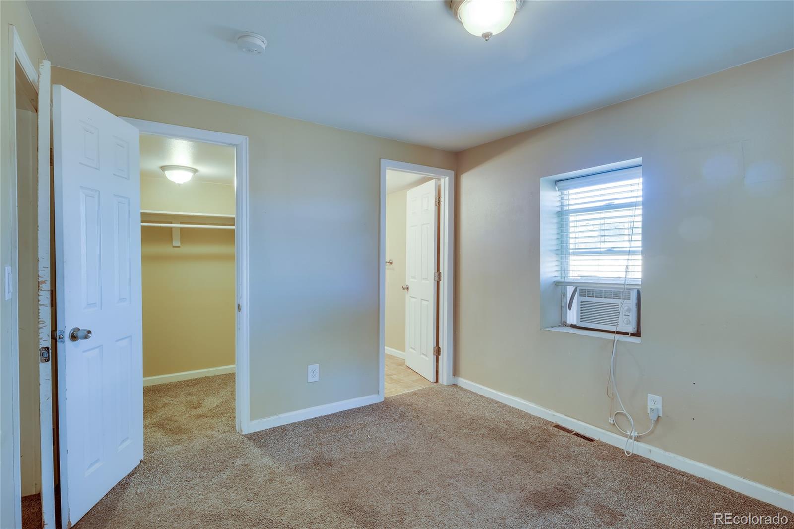 MLS Image #11 for 2883 s zuni street,denver, Colorado