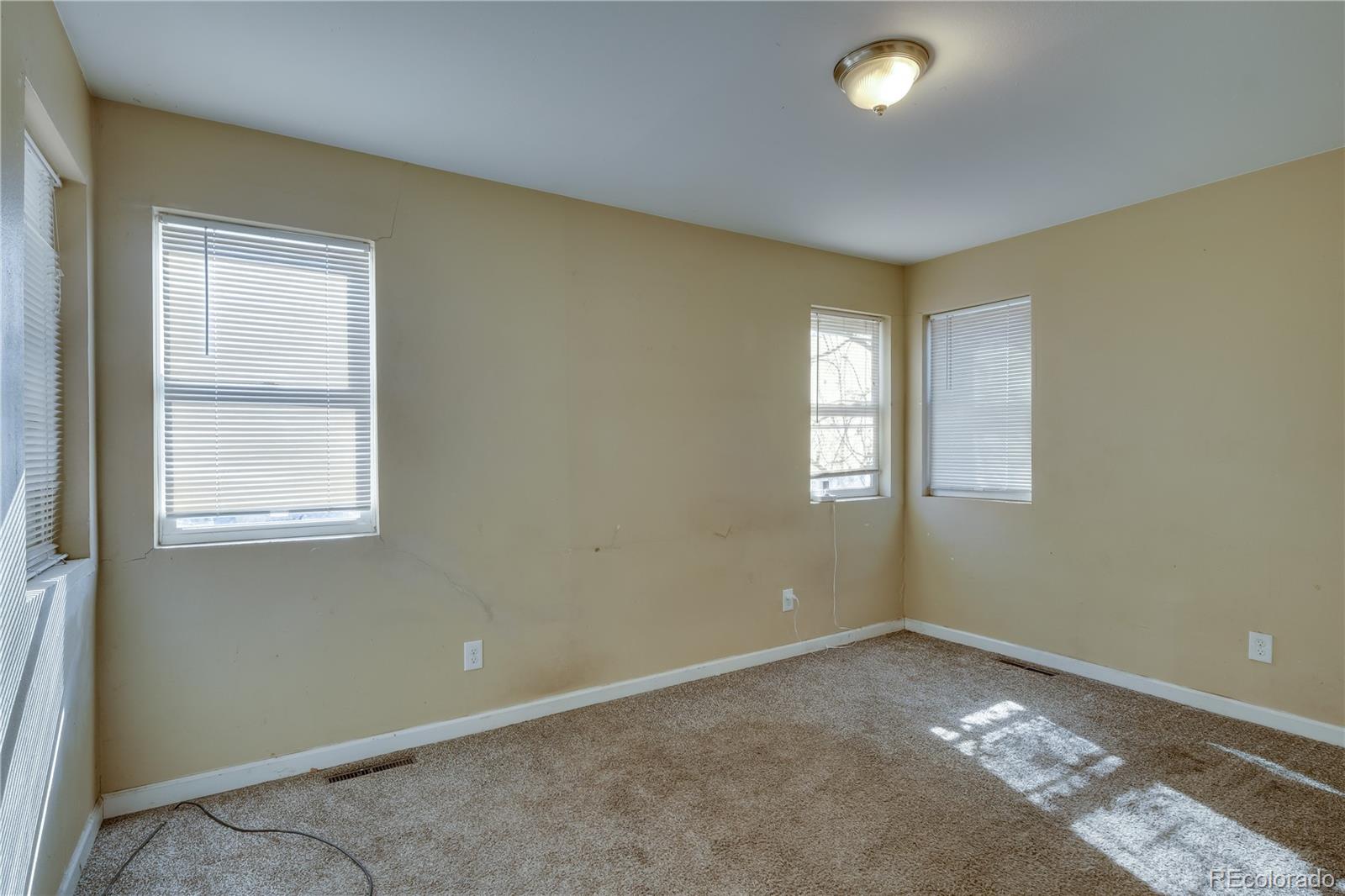 MLS Image #13 for 2883 s zuni street,denver, Colorado