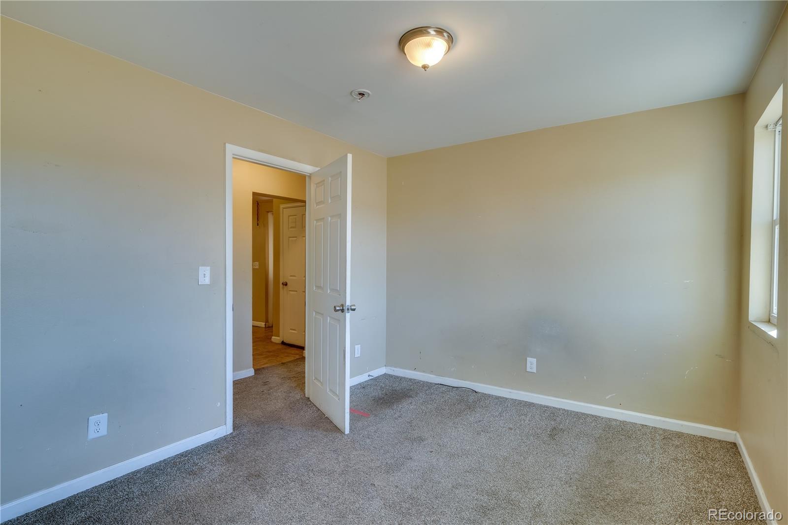 MLS Image #15 for 2883 s zuni street,denver, Colorado