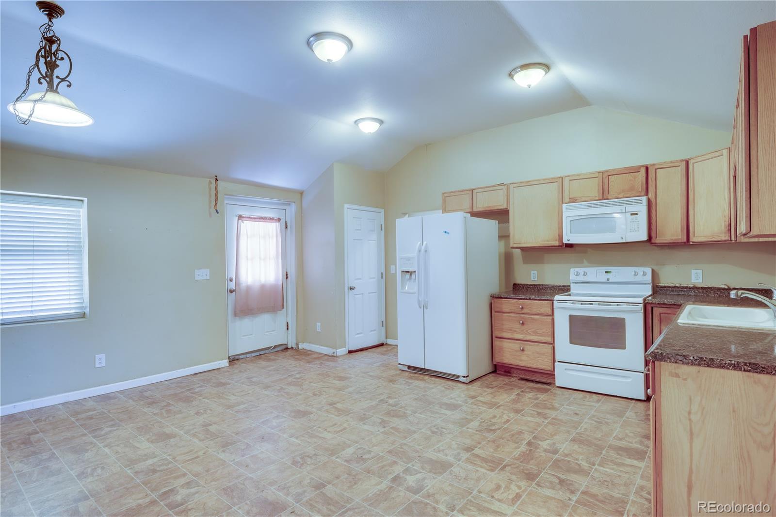 MLS Image #6 for 2883 s zuni street,denver, Colorado