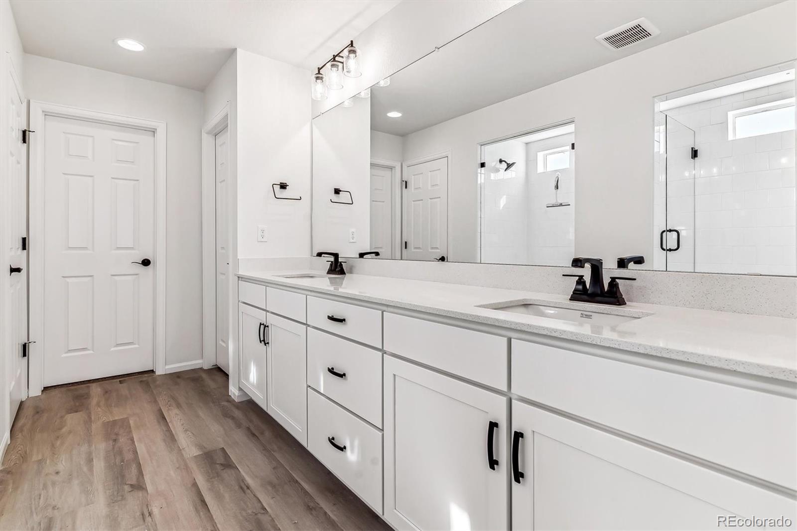 MLS Image #12 for 25076 e 41st avenue,aurora, Colorado