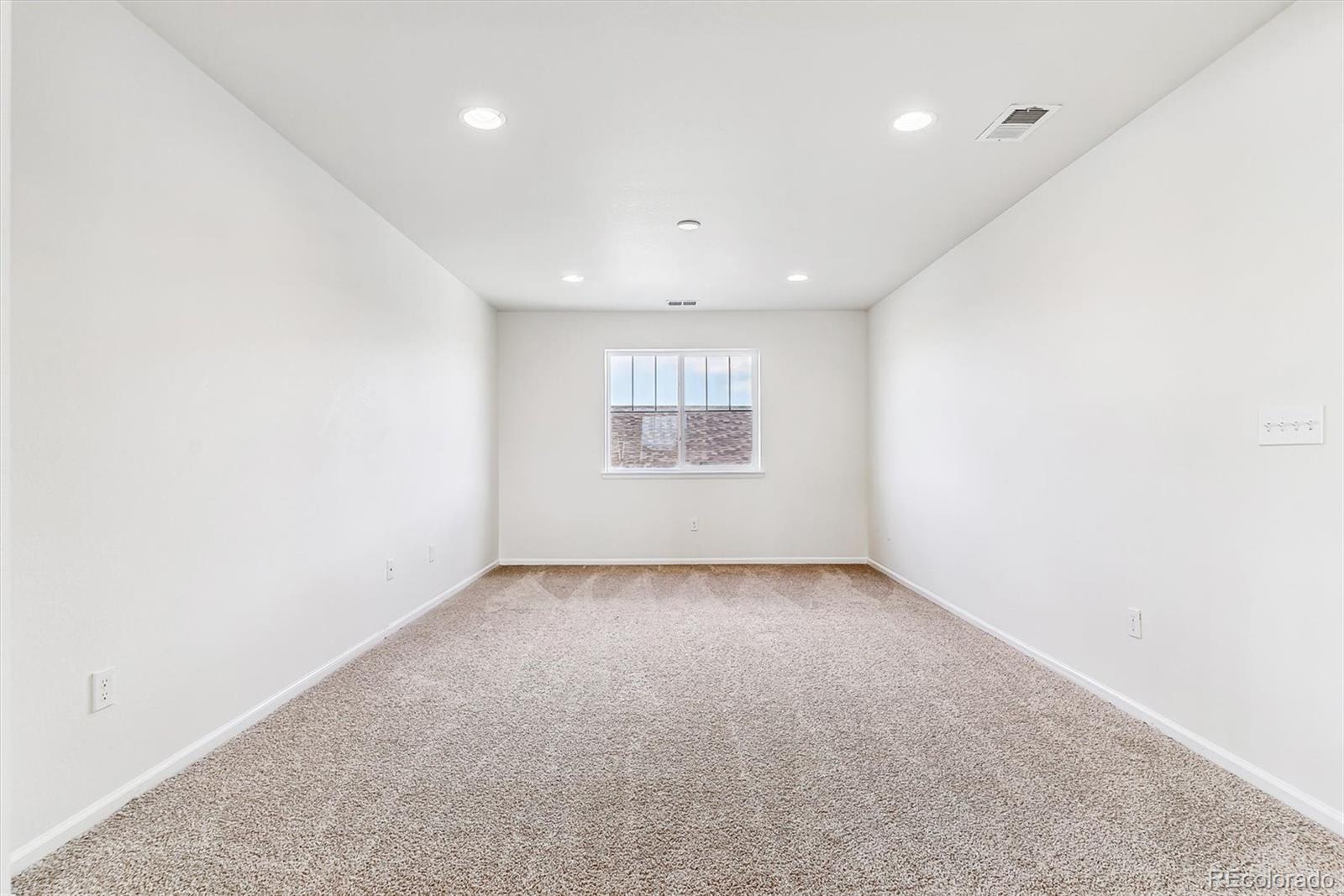 MLS Image #14 for 25076 e 41st avenue,aurora, Colorado