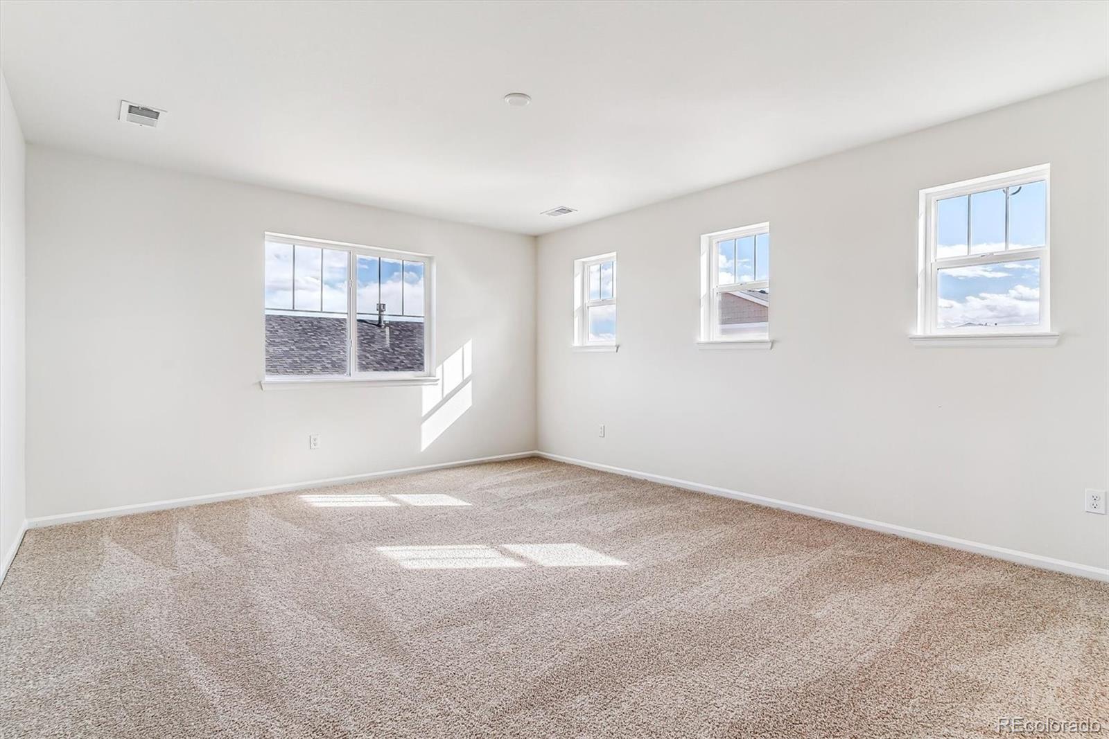MLS Image #15 for 25076 e 41st avenue,aurora, Colorado