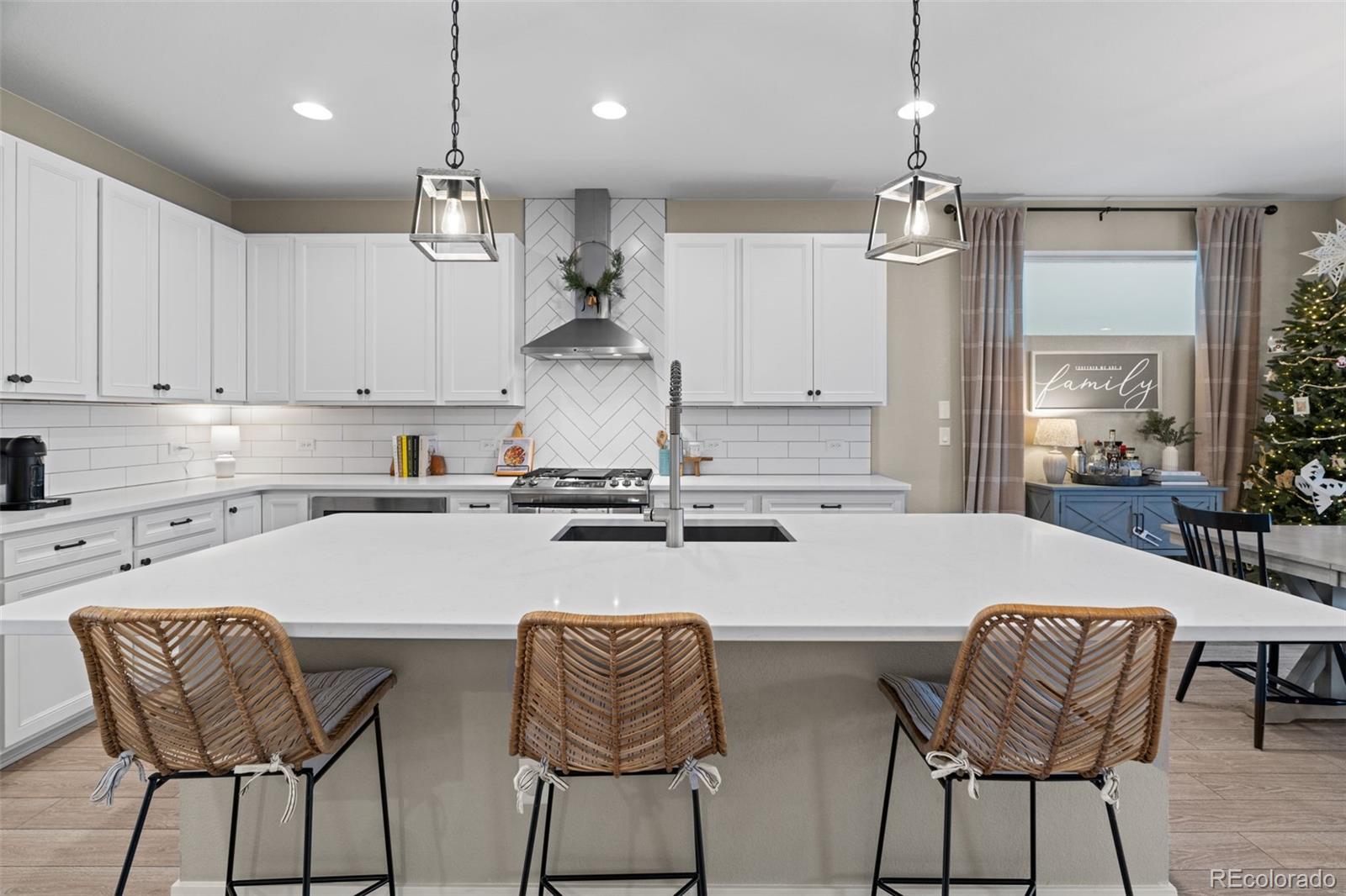 MLS Image #2 for 9071  southurst street,highlands ranch, Colorado